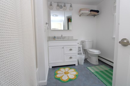 Orleans Cape Cod vacation rental - Bathroom with Tub/Shower