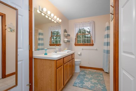 Harwich Port Cape Cod vacation rental - Bathroom #2 with shower/tub combo
