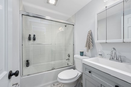 Centerville Cape Cod vacation rental - Main level bathroom