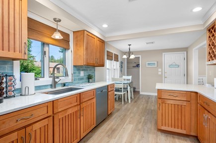 Yarmouth Port Cape Cod vacation rental - Kitchen with breakfast seating