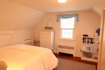 Chatham Cape Cod vacation rental - Upstairs Queen Room