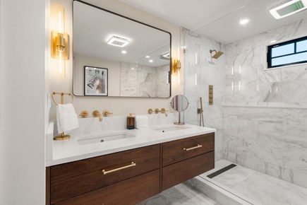 Chatham Cape Cod vacation rental - Master bathroom