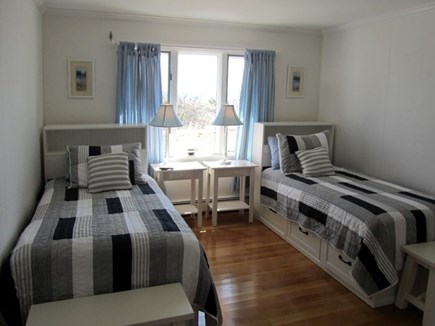West Yarmouth Cape Cod vacation rental - 2 twin beds,  level 1