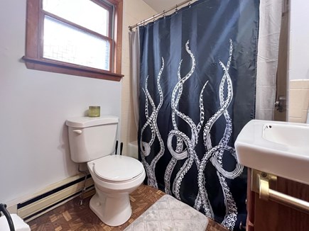 ORLEANS Cape Cod vacation rental - Full Bathroom with Tub/Shower Combo
