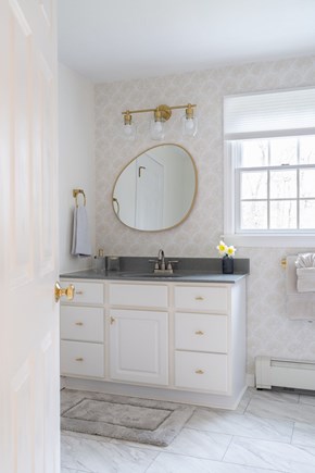 Mashpee Cape Cod vacation rental - Full bathroom on second floor