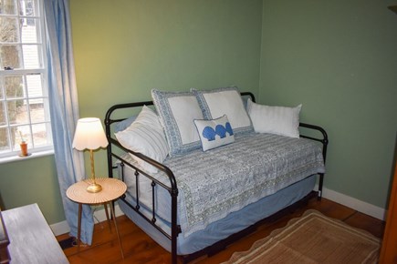 Yarmouth Cape Cod vacation rental - Twin trundle space