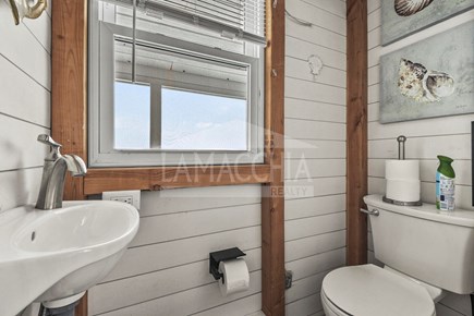 Bourne, Buzzards Bay Cape Cod vacation rental - Bathroom
