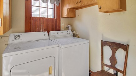 Falmouth Cape Cod vacation rental - Laundry