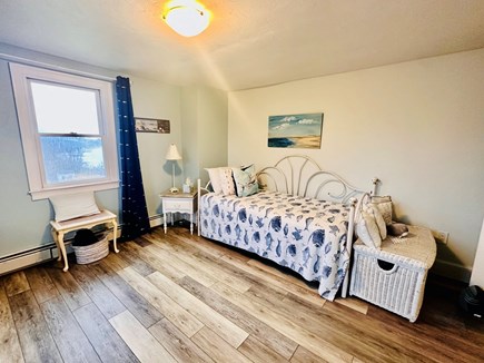 Manomet, Plymouth Manomet vacation rental - Twin bed with pull out trundle