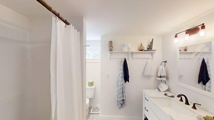 Dennisport Cape Cod vacation rental - Bath -shower/tub combo