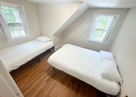 Mashpee Cape Cod vacation rental - 1 Full and 1 twin room