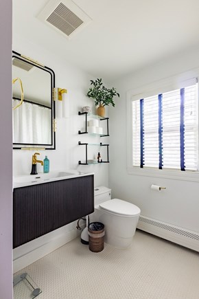 Harwich Cape Cod vacation rental - Full primary bath.