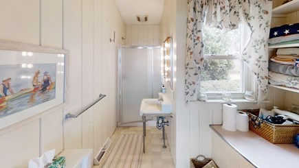 Barnstable, Cummaquid Cape Cod vacation rental - 2nd full bath