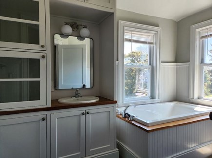 Pocasset, Tahanto Cape Cod vacation rental - Upstairs bathroom with jetted tub