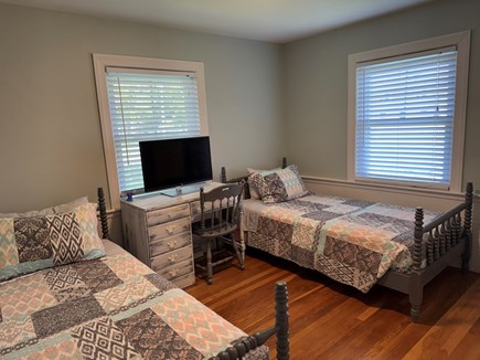 Falmouth, Acapesket Cape Cod vacation rental - Twin Bedroom