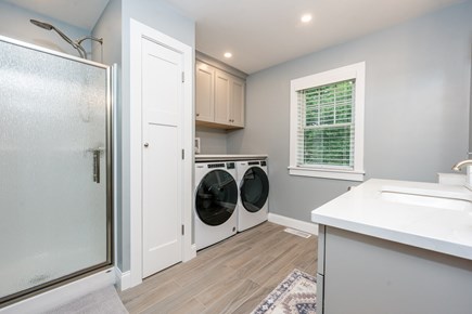 Popponesset, Mashpee Cape Cod vacation rental - Full size laundry and bathroom