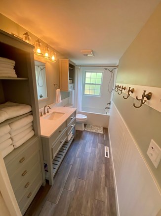 Popponesset Cape Cod vacation rental - Full bathroom with tub/shower. Outdoor shower is also available.