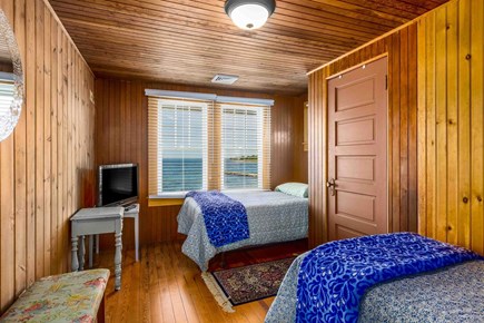 New Silver Beach No. Falmouth Cape Cod vacation rental - Twin room