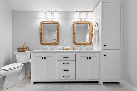 Barnstable, CCP 102 Cape Cod vacation rental - Primary bath