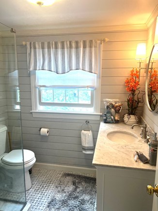 Harwich, Red River Beach Cape Cod vacation rental - 2nd floor bathroom