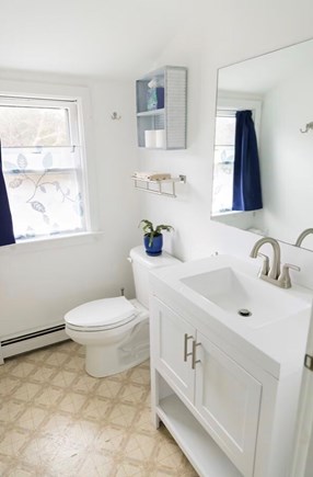 Wellfleet Cape Cod vacation rental - Half Bathroom second floor