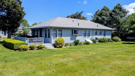 Pocasset Cape Cod vacation rental - Exterior Side Yard