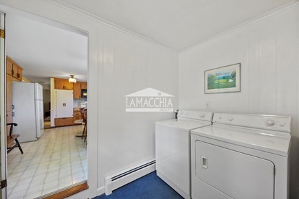 Falmouth Cape Cod vacation rental - Laundry