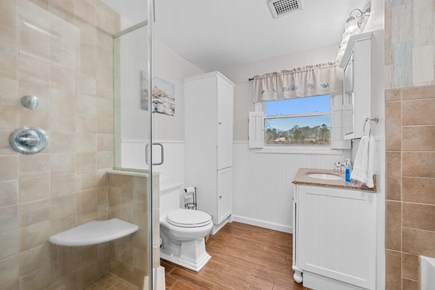 Bourne, Buzzards Bay Cape Cod vacation rental - Bathroom with shower and jetted tub