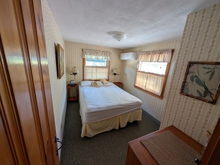 Dennisport Cape Cod vacation rental - Front bedroom: queen size bed