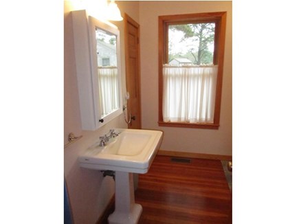 Wellfleet Cape Cod vacation rental - Bathroom