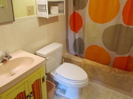 Wellfleet Cape Cod vacation rental - Bathroom