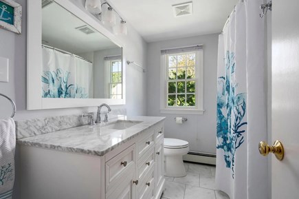 Barnstable Cape Cod vacation rental - Bath 1