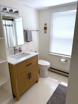 Centerville Cape Cod vacation rental - Bath 3