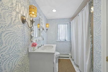 Chatham, Harborside Cape Cod vacation rental - Full Bath with Tub/Shower
