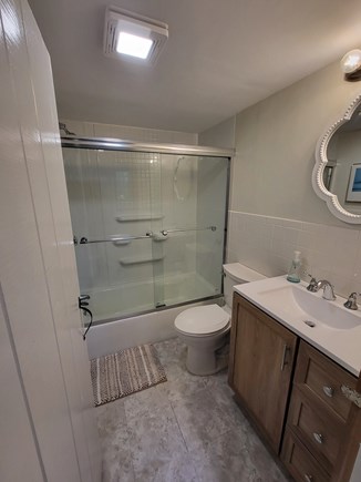 Manomet, Plymouth Manomet vacation rental - Bathroom #1