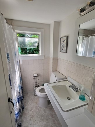 Manomet, Plymouth Manomet vacation rental - Bathroom #2