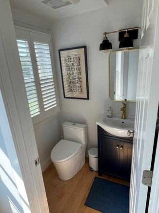 Chatham, Little Beach Cape Cod vacation rental - Half bath