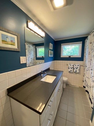 Hyannis - Veteran's Beach Cape Cod vacation rental - Bathroom No. 3