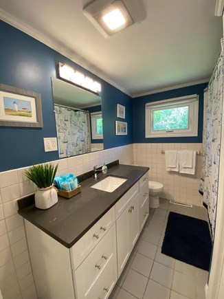 Hyannis - Veteran's Beach Cape Cod vacation rental - Bathroom No. 3