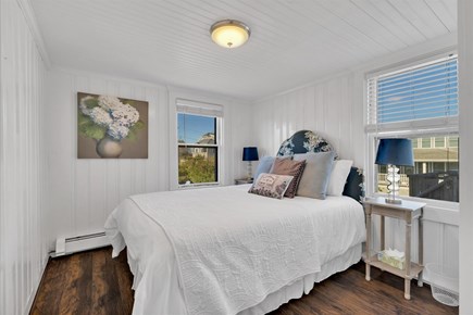 West Yarmouth Cape Cod vacation rental - 2nd fl - 4th queen bed called Hydrangea room!