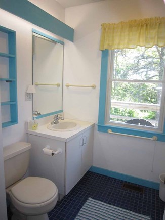 Wellfleet Cape Cod vacation rental - Bathroom