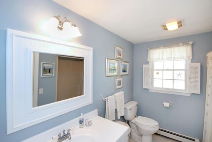 Brewster Cape Cod vacation rental - 1st Floor Bath
