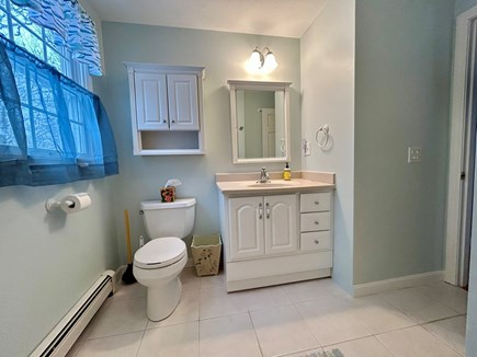 Brewster Cape Cod vacation rental - 2nd Floor Bath