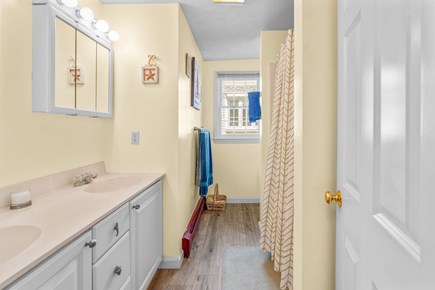 Popponesset, Mashpee Cape Cod vacation rental - Full Bath - 2nd floor