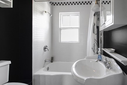 Provincetown Cape Cod vacation rental - Bathroom