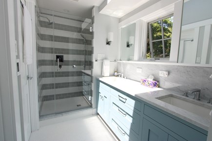 Provincetown Cape Cod vacation rental - Bathroom