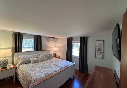 Dennis Port Cape Cod vacation rental - Front bedroom with king size adjustable bed