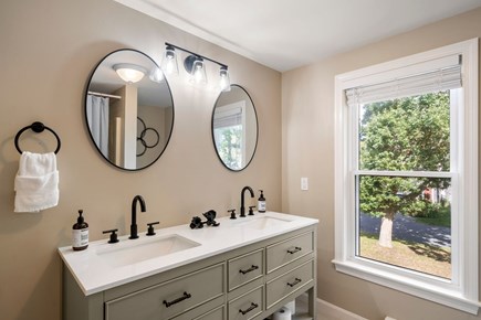 Yarmouth Cape Cod vacation rental - Bathroom #2