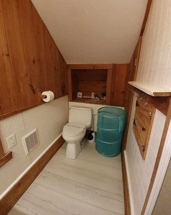 Sandwich Historic District Cape Cod vacation rental - Toilet Area