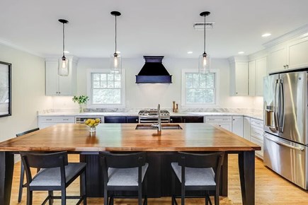 Cotuit Cape Cod vacation rental - Dining table
